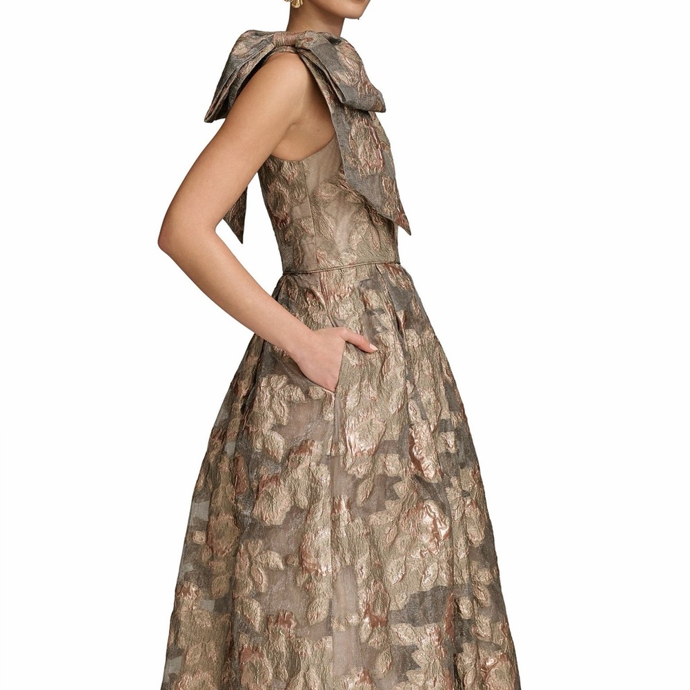 Donna Karan New York One-Shoulder Metallic Jacquard Gown, SIZE 12 - Picture 4 of 11